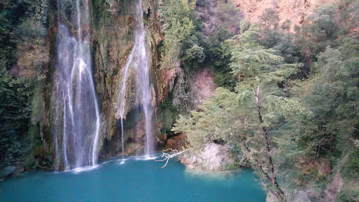 🌊 La Cascade de Sillans : Un joyau émeraude